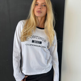 CONTINUE COPENHAGEN - DEA T-SHIRT LONG SLEVE | WHITE W. BLACK