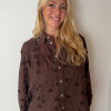 CONTINUE COPENHAGEN - MINNA LONG SLEVE SKJORTE | BROWN CONTINUE COPENHAGEN - MINNA LONG SLEVE SKJORTE | BROWN