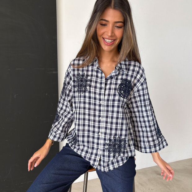 CONTINUE COPENHAGEN - EMILIA CHECK SHIRT | NAVY CHECK