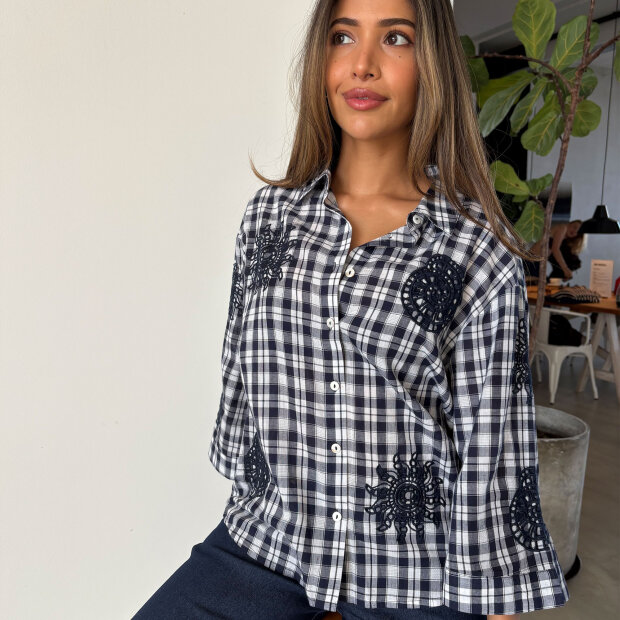 CONTINUE COPENHAGEN - EMILIA CHECK SHIRT | NAVY CHECK