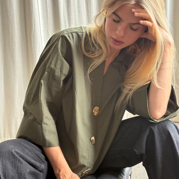 CONTINUE COPENHAGEN - AUGUSTA SOLID GOLD B | OLIVE ARMY