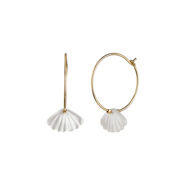 STINE A - HOOP WITH WHITE SEASHELL ØRERING | FORGYLDT