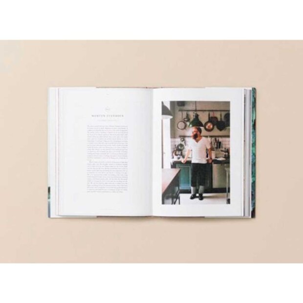 NEW MAGS - THE KINFOLK TABLE