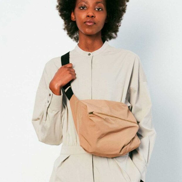 RABENS SALONER - ADINA OPAQUE BUM BAG | TOBACCO