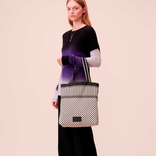 LALA BERLIN - CARMELA TOTEBAG | OFFWHITE/SORT