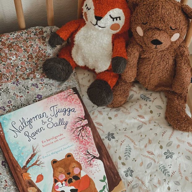 TJUGGA - NATBJØRNEN TJUGGA & RÆVEN SALLY