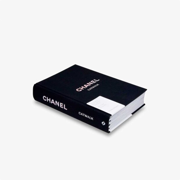 NEW MAGS - CHANEL CATWALK