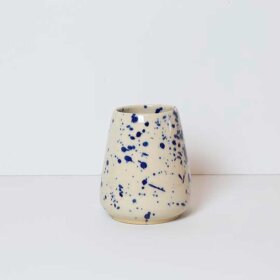 BORNHOLMS KERAMIKFABRIK - TINY VASE - HANDTHROWN H9 CM/Ø8 CM  | BLUE SPLASH