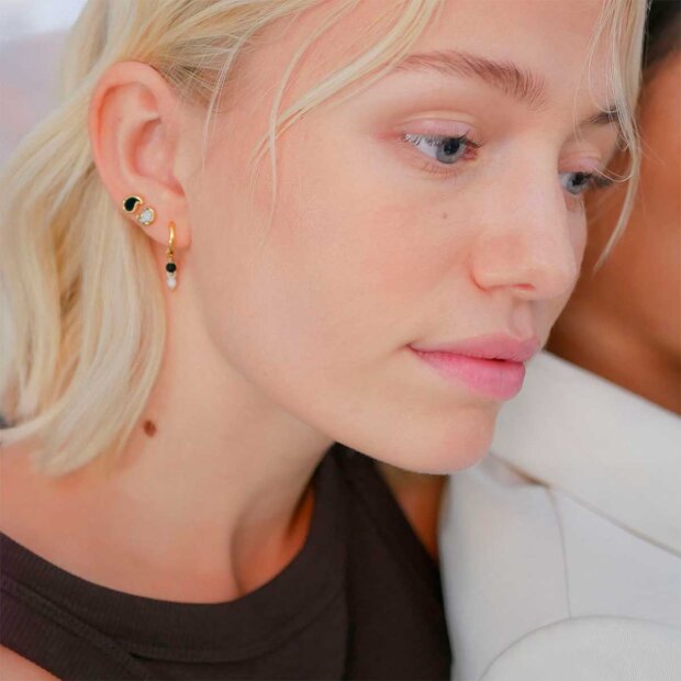ENAMEL COPENHAGEN - SIMPLE YIN YANG STUDS | FORGYLDT