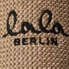 LALA BERLIN - AKI FLASKE M/FLASKEHOLDER | RAFFIA SAND