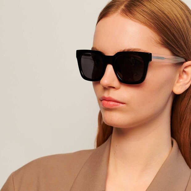 A. KJÆRBEDE - NANCY SOLBRILLER | BLACK