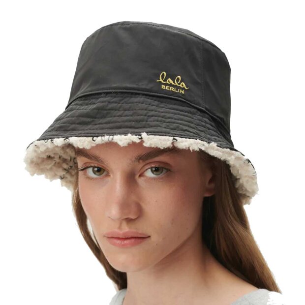 LALA BERLIN - REVERSIBLE BUCKET HAT HOLLY | SHEARLING WHITE