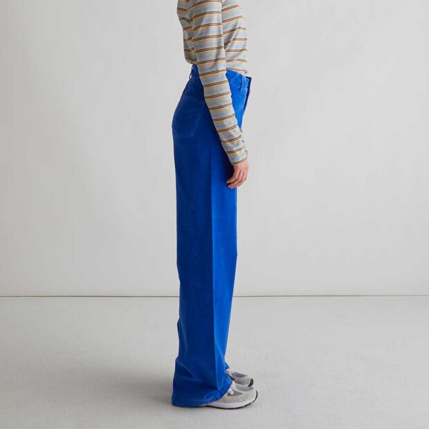 GRUNT - WISE WIDE CORDUROY PANTS | DIGITAL BLUE