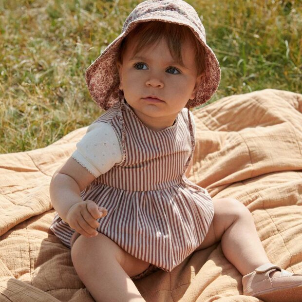 WHEAT - CHLOE SOLHAT | RED MEADOW