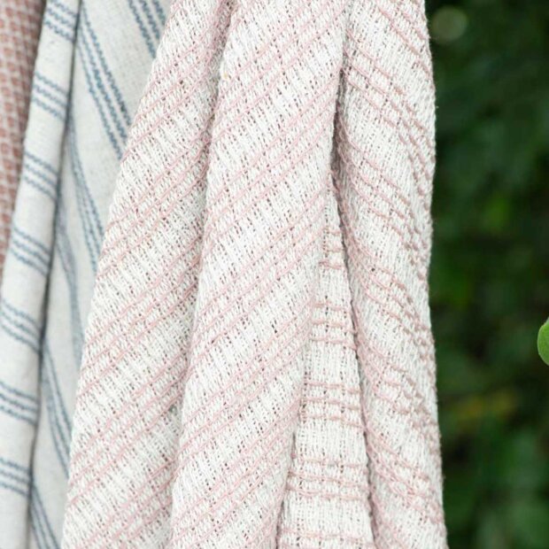 IB LAURSEN - PLAID M/STRIBEMØNSTER 130X160 | CREME/MALVA