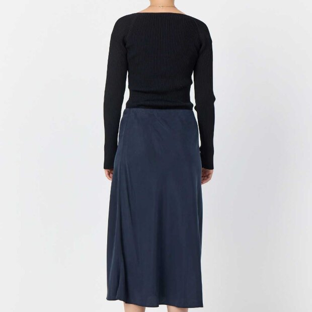 LEVETE ROOM - ALECIA NEDERDEL | NAVY