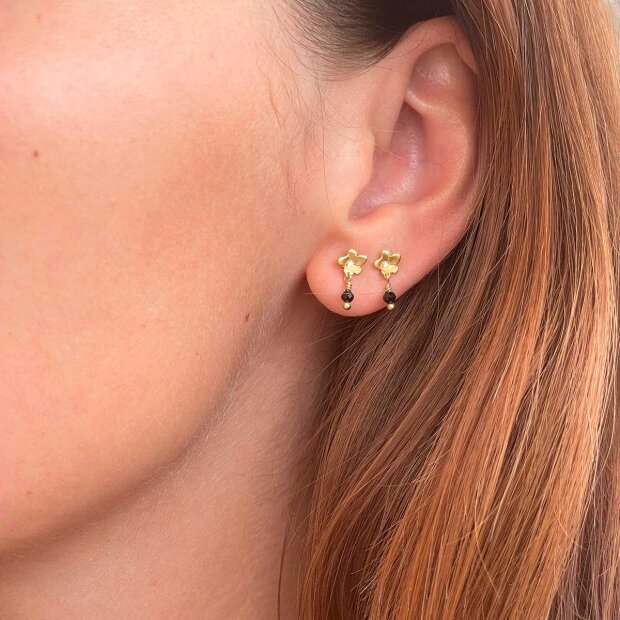 STINE A - TRES PETIT GARDEN FLOWER EARRING W/ BLACK SPINEL 1 STK. | FORGYLDT