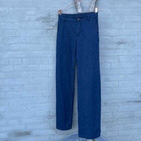 CABANA LIVING - MAURA CHINOS | DENIM