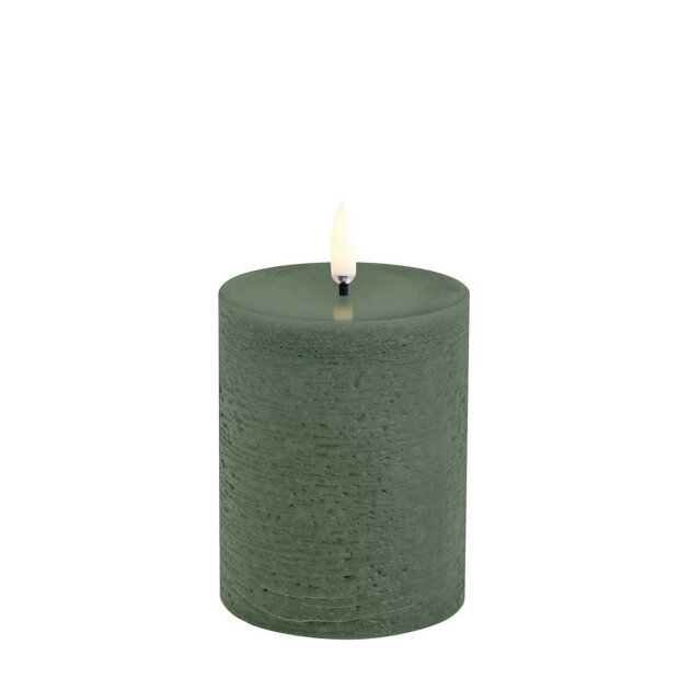 Billede af Pillar Candle 7,8x10 Cm | Olive Green Fra Uyuni