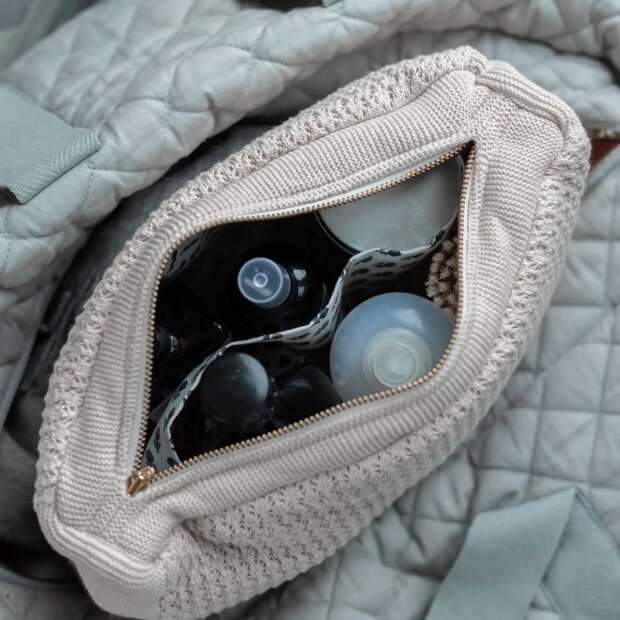 Billede af Strikket Toilettaske 30x22 Cm | Beige Fra By Lohn