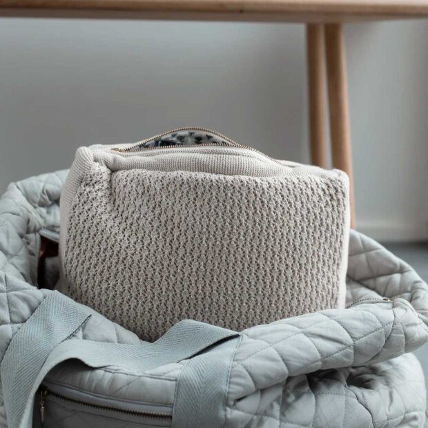 BY LOHN - STRIKKET TOILETTASKE | BEIGE