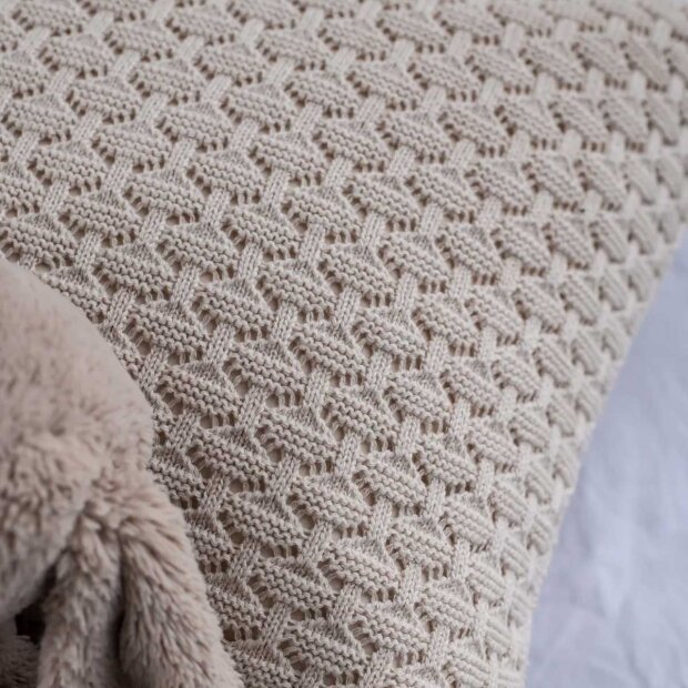 BY LOHN - STRIKKE PUDE 40X60 CM - SQUARE | BEIGE