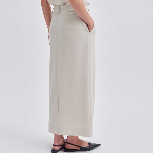 SECOND FEMALE - FIQUE NEDERDEL | FRENCH OAK