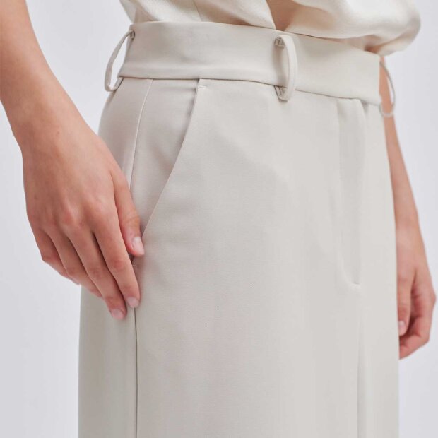 SECOND FEMALE - FIQUE NEDERDEL | FRENCH OAK