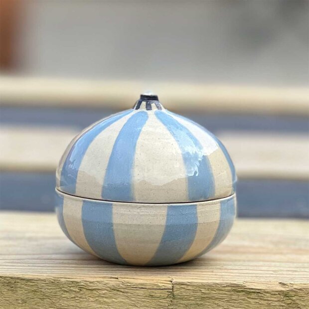 Billede af Bonbonniere H7xd8 Cm | Blå Strib Fra Stinemei Keramik