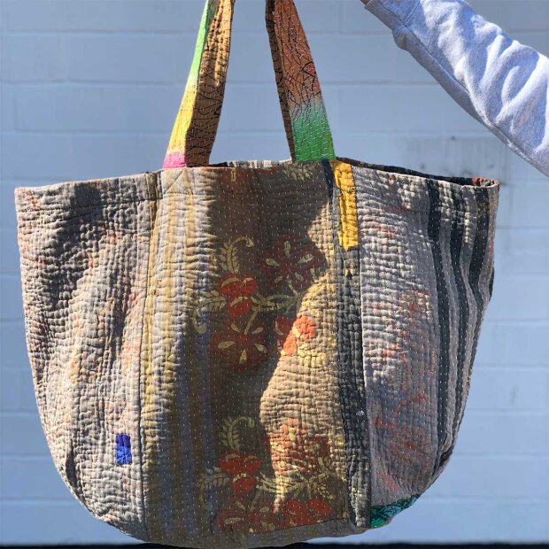 Billede af Kantha Big Tote Bag 60x70 Cm | Brun/blomst Fra Relove And Roses