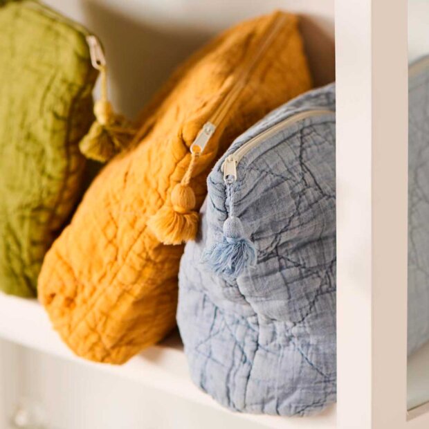 IB LAURSEN - TOILETTASKE QUILTET | CORNFLOWER